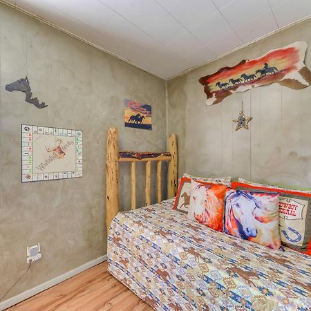 Unique Bear Country Cabin In Ruidoso With Hot Tub! Esterno foto